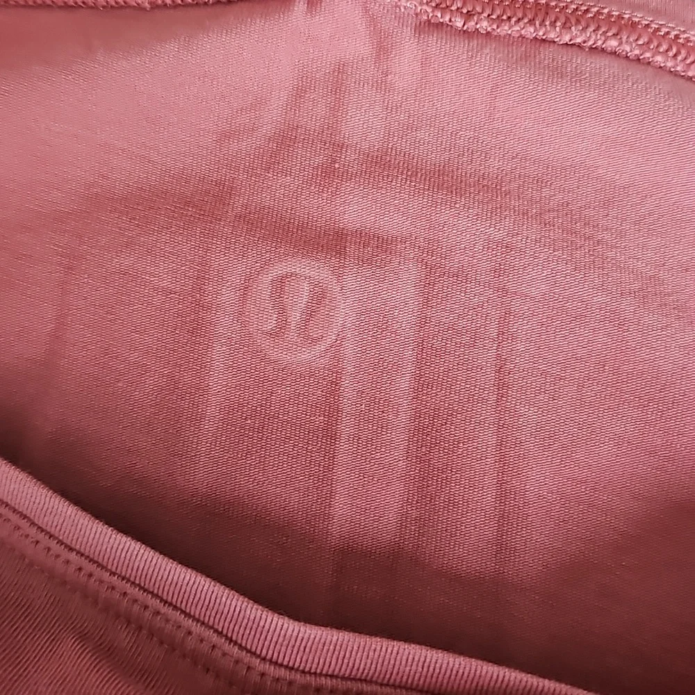 Lululemon Back In Action Top - Picture 3 of 8